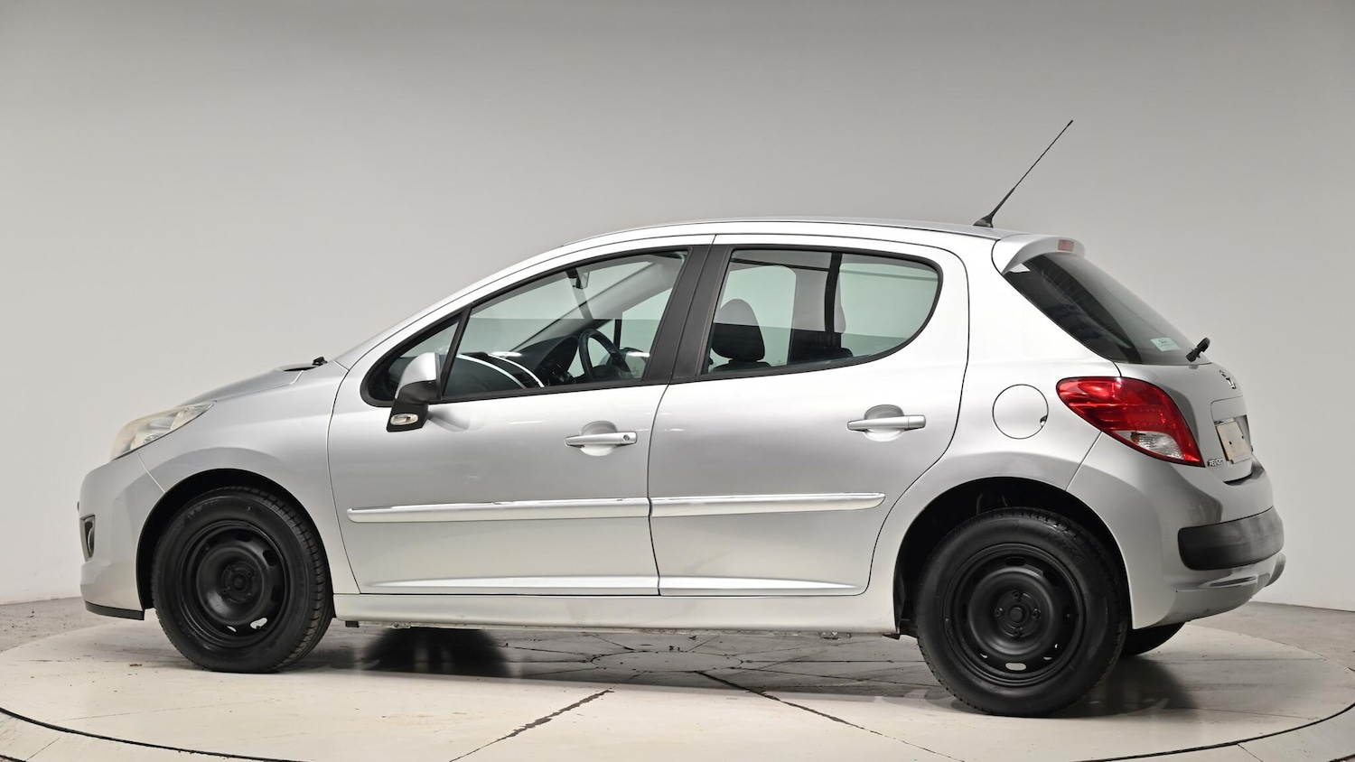 Used Peugeot 207 2011 for sale - 76701929: Photo 22