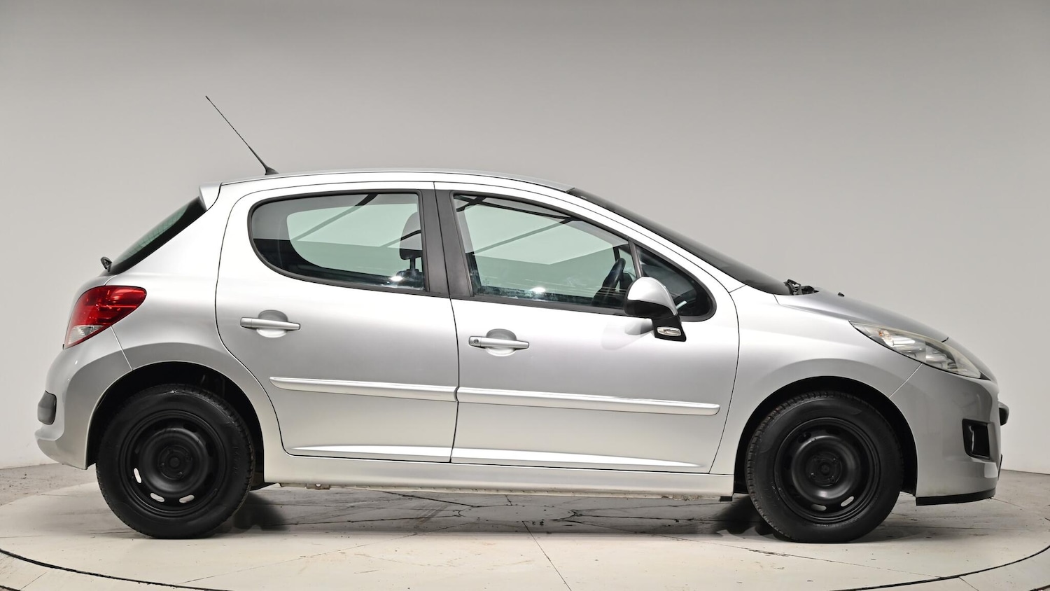 Used Peugeot 207 2011 for sale - 76701929: Photo 38