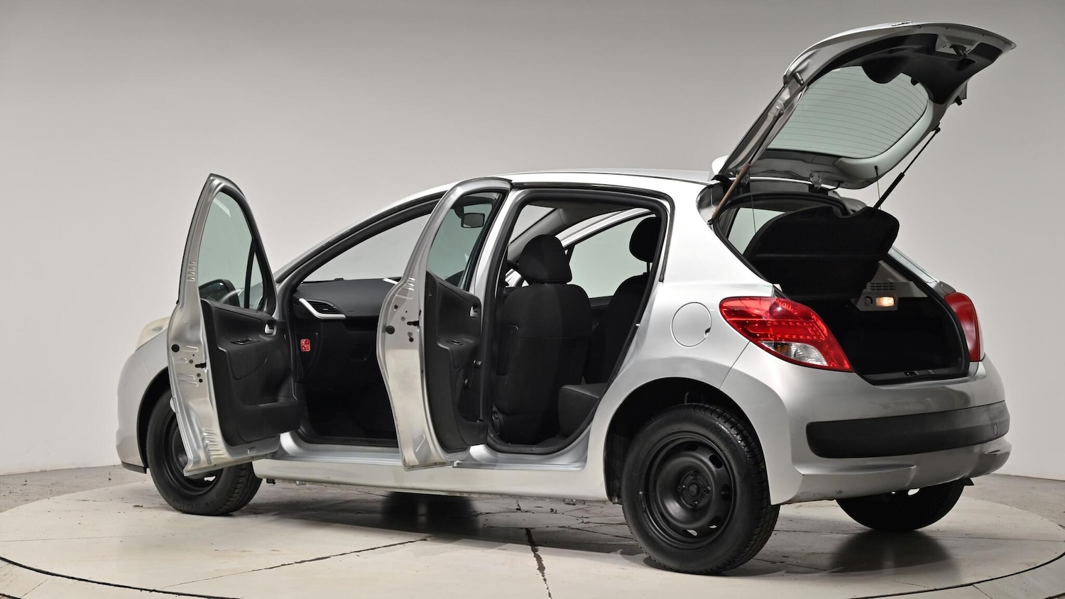 Used Peugeot 207 2011 for sale - 76701929: Photo 60