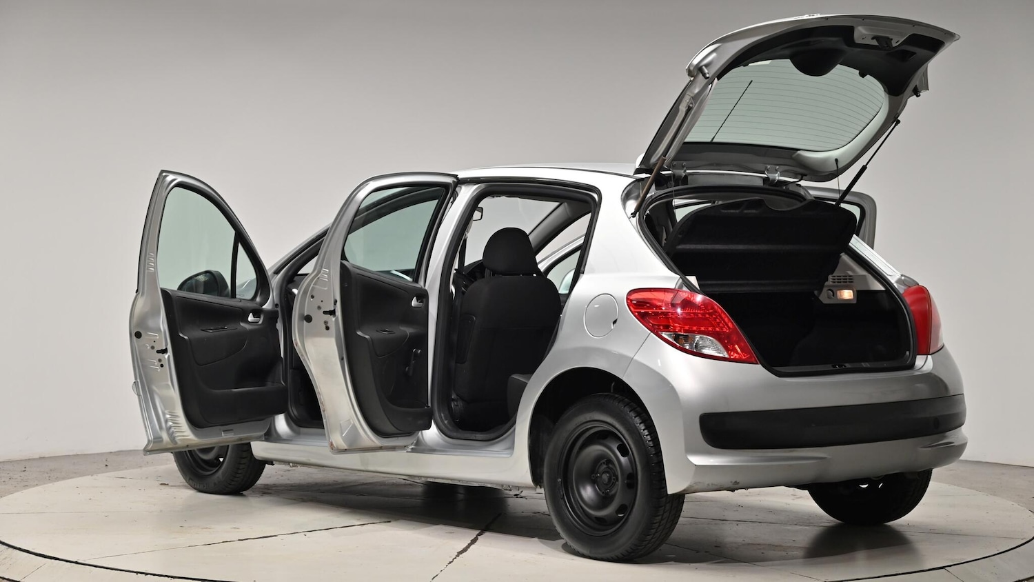 Used Peugeot 207 2011 for sale - 76701929: Photo 61