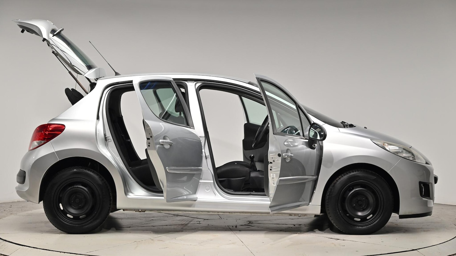 Used Peugeot 207 2011 for sale - 76701929: Photo 74