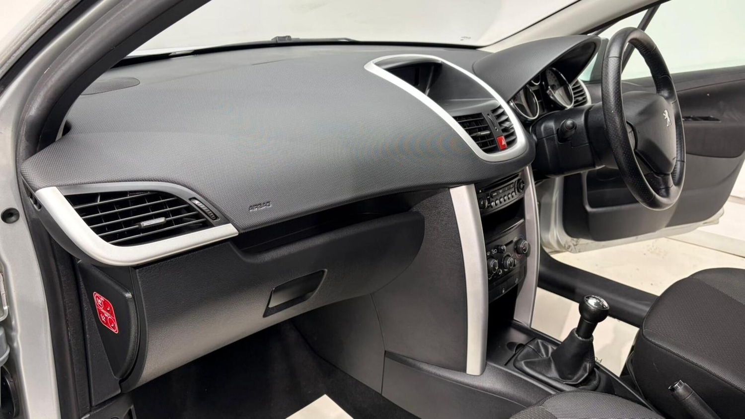 Used Peugeot 207 2011 for sale - 76701929: Photo 80