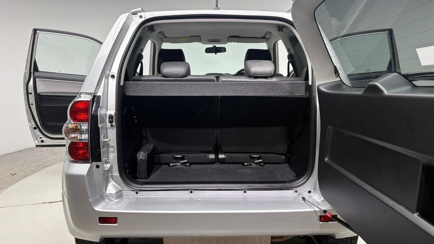 Used Suzuki Grand Vitara 2011 for sale - 76752653: Photo 87