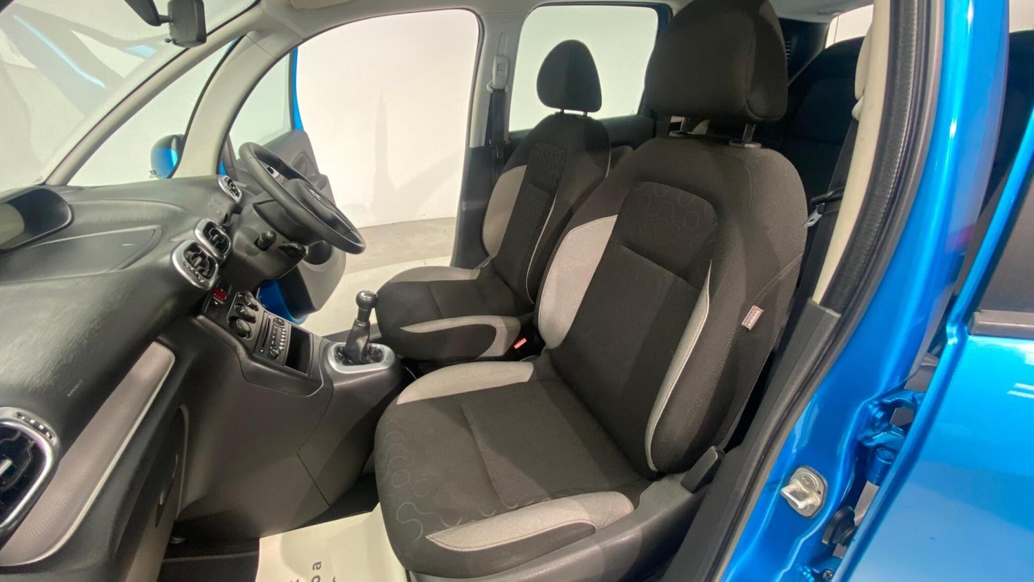 Vehicle 83