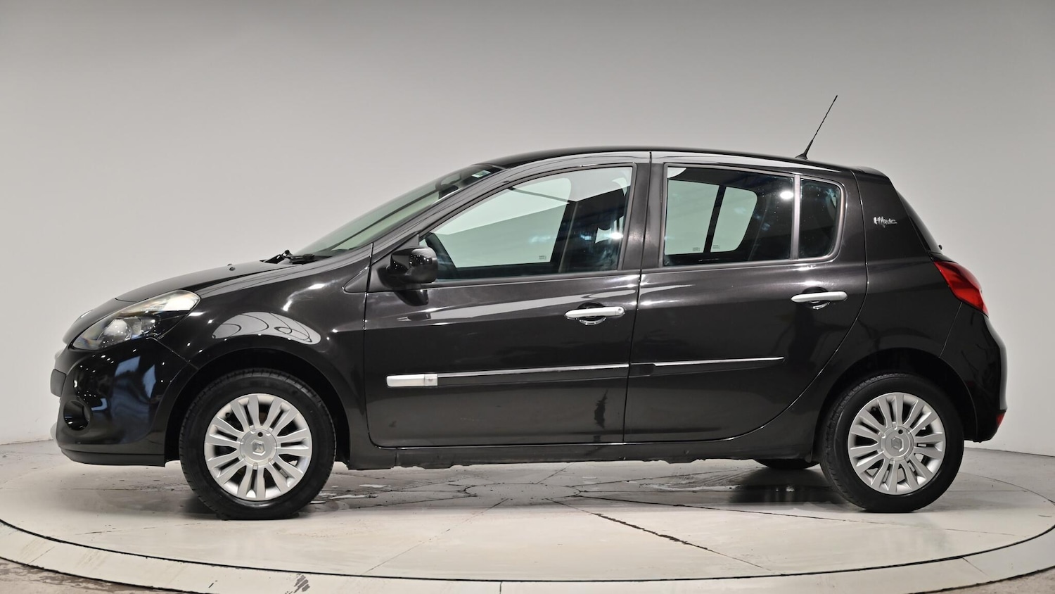 Used Renault Clio 2011 for sale - 76561851: Photo 19