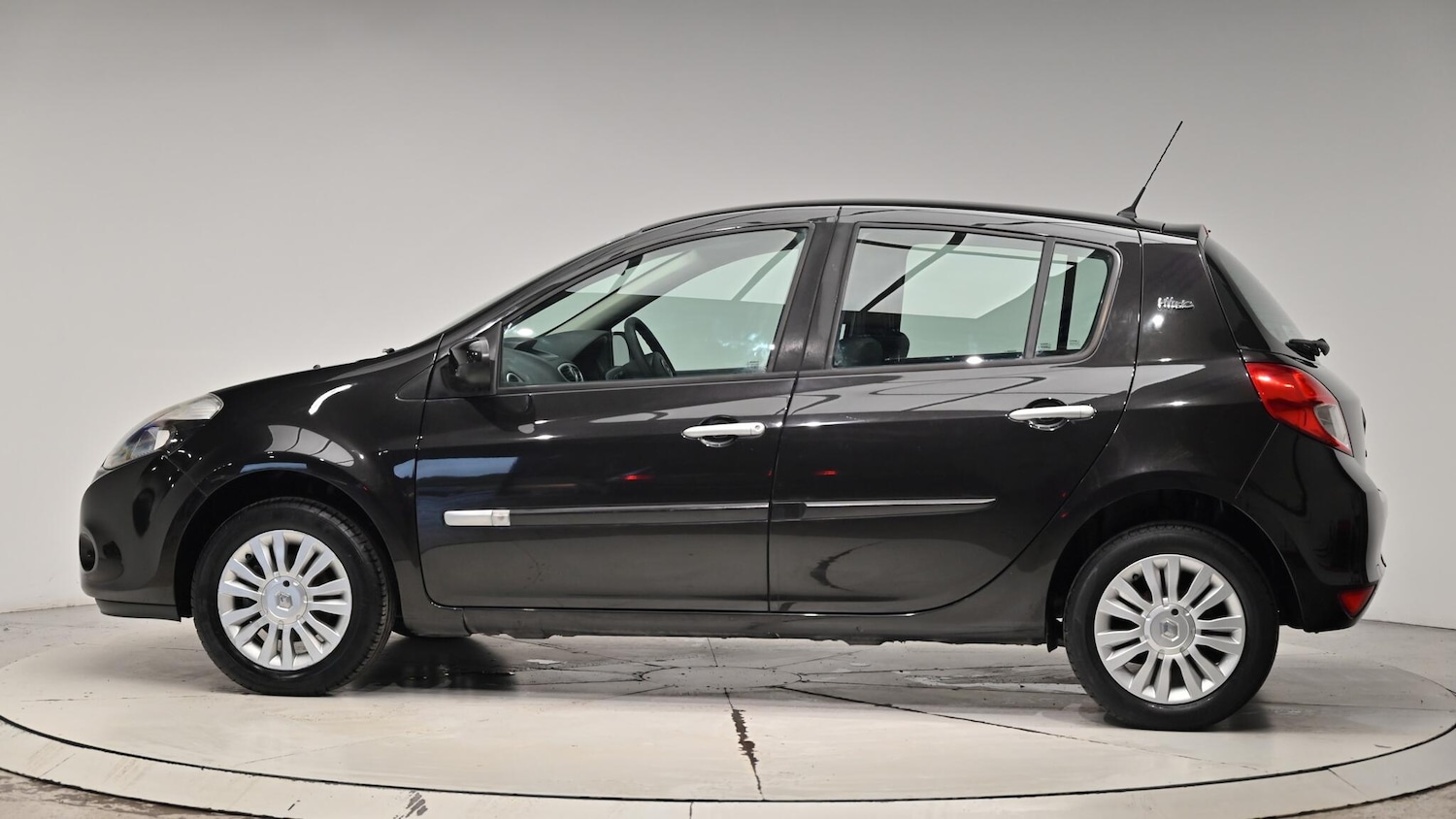 Used Renault Clio 2011 for sale - 76561851: Photo 21