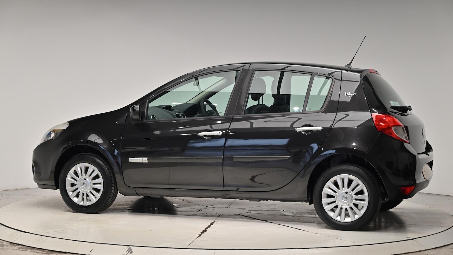 Used Renault Clio 2011 for sale - 76561851: Photo 22