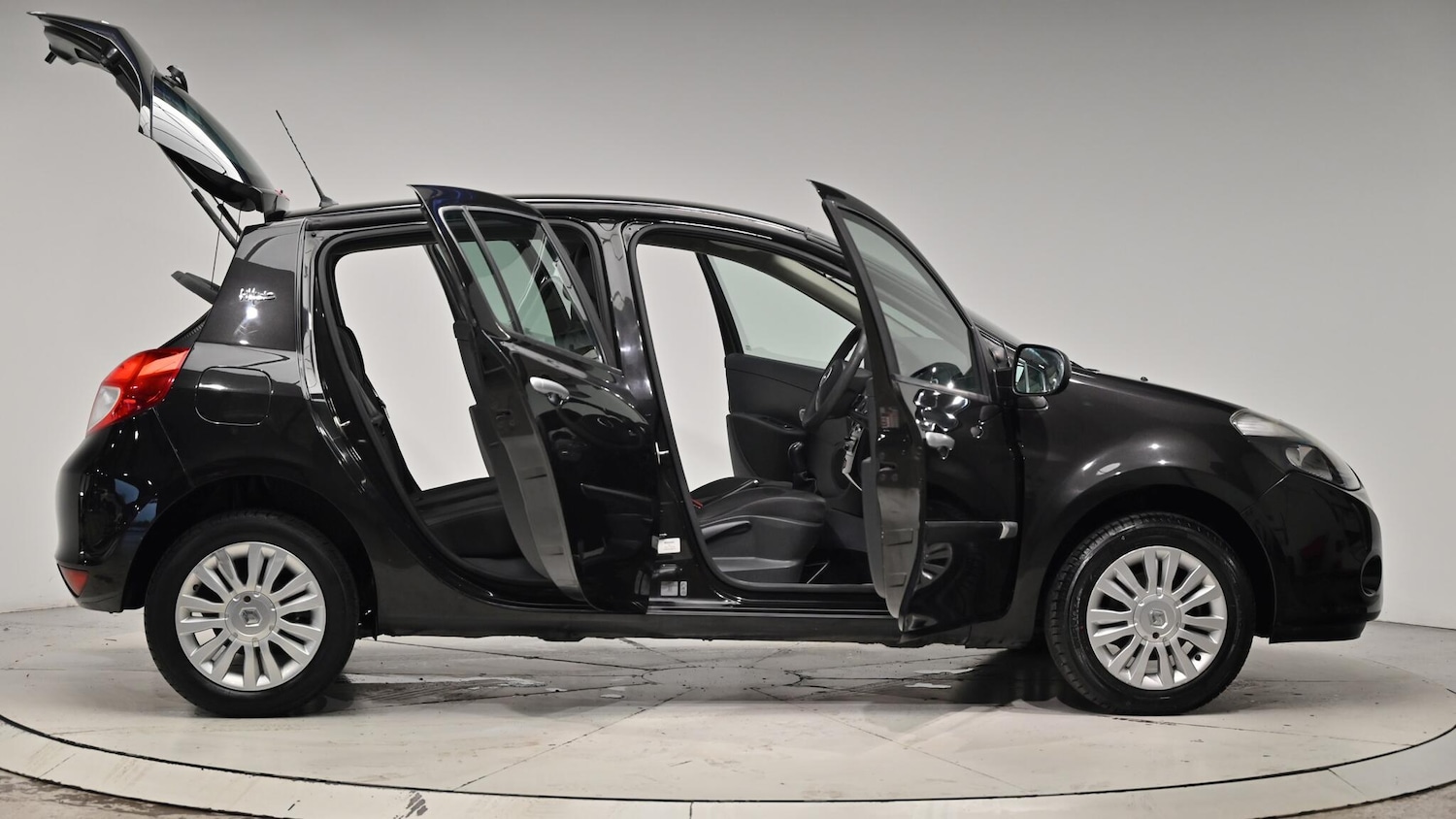 Used Renault Clio 2011 for sale - 76561851: Photo 73