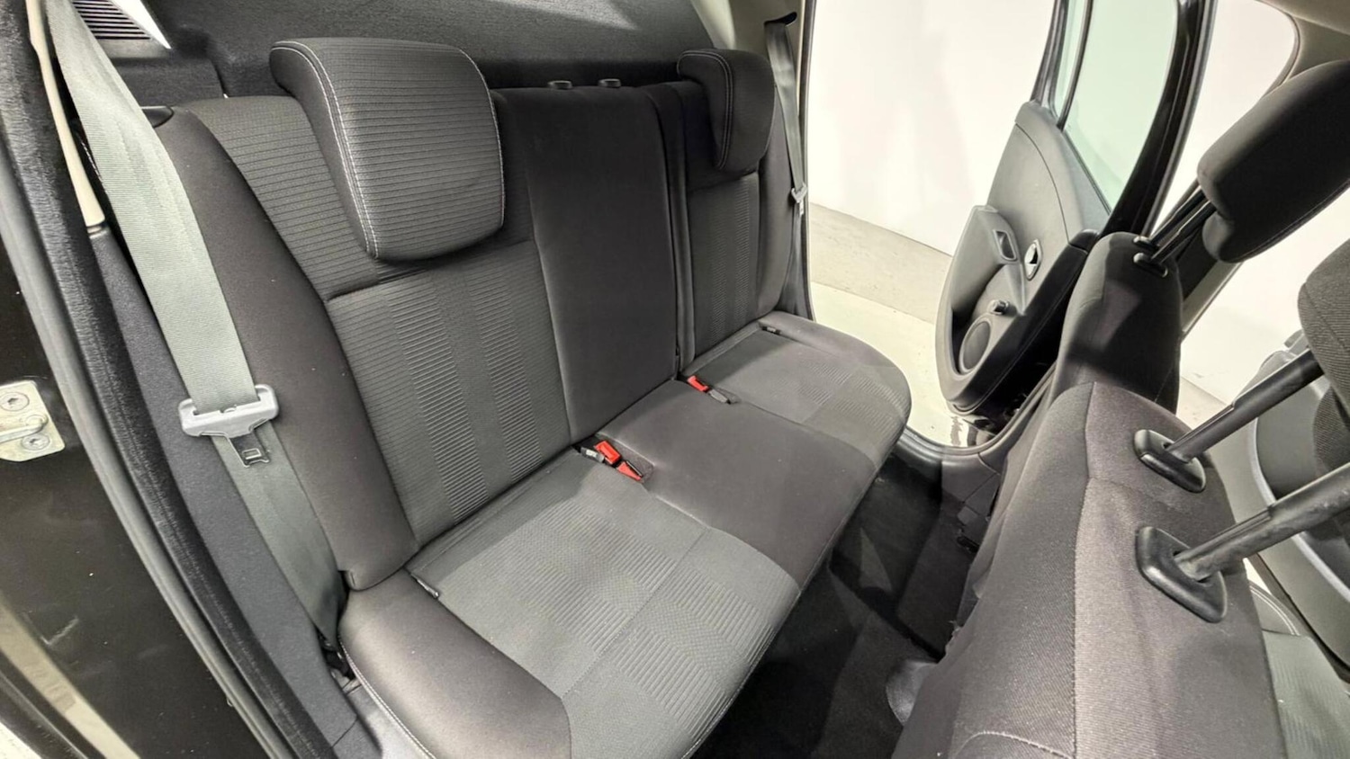 Used Renault Clio 2011 for sale - 76561851: Photo 84