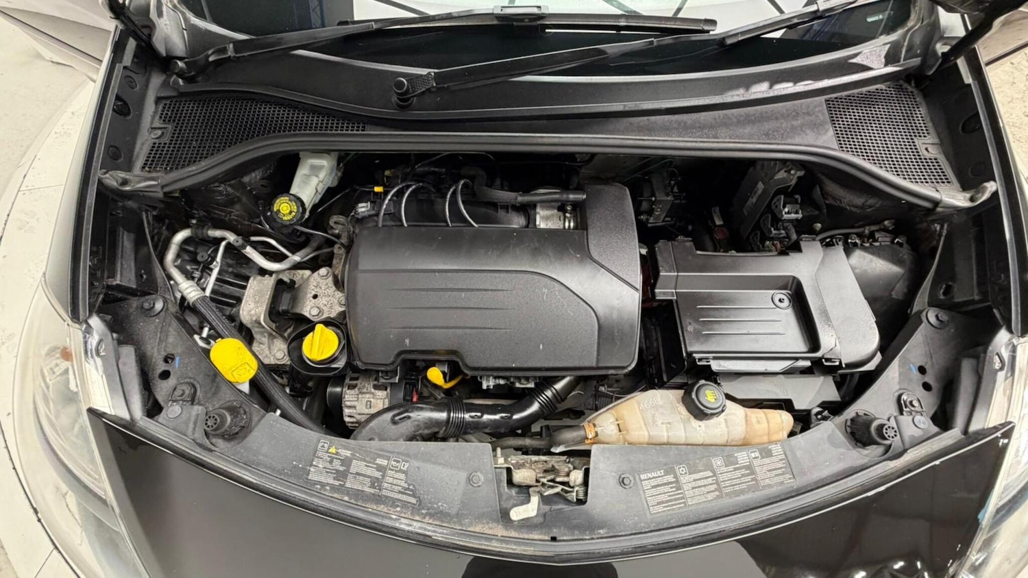 Used Renault Clio 2011 for sale - 76561851: Photo 87