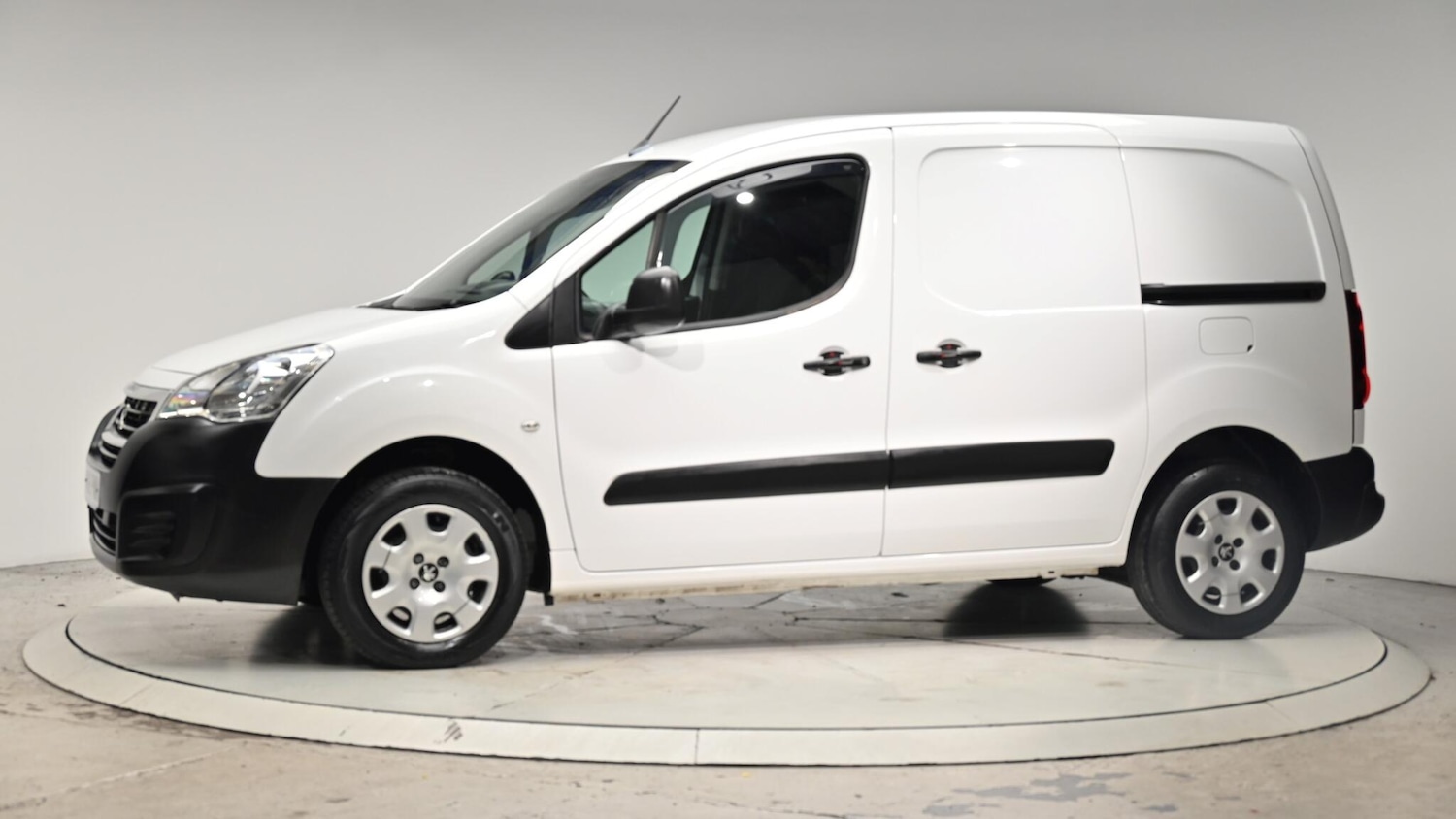 Used Peugeot Partner 2018 for sale - 76349757: Photo 18
