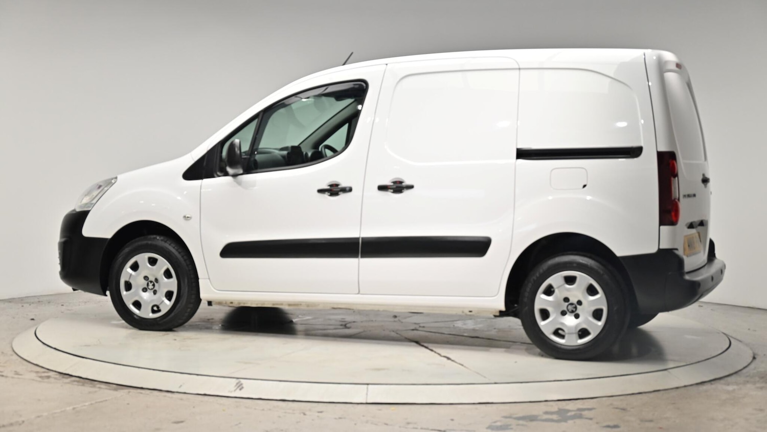 Used Peugeot Partner 2018 for sale - 76349757: Photo 22