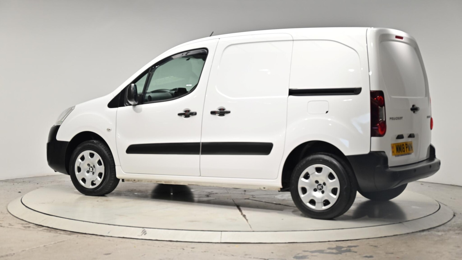 Used Peugeot Partner 2018 for sale - 76349757: Photo 23