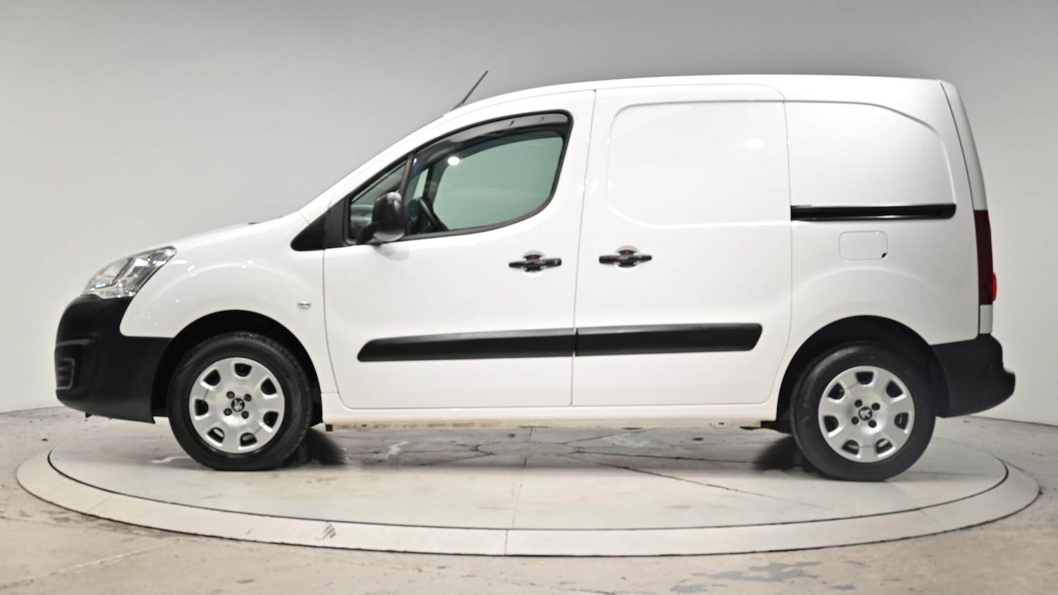 Used Peugeot Partner 2018 for sale - 76349757: Photo 3