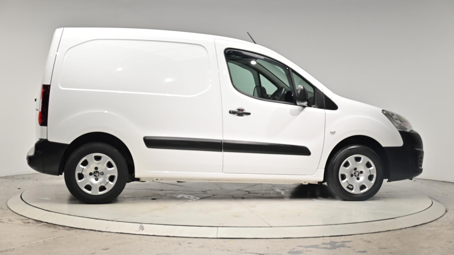 Used Peugeot Partner 2018 for sale - 76349757: Photo 37