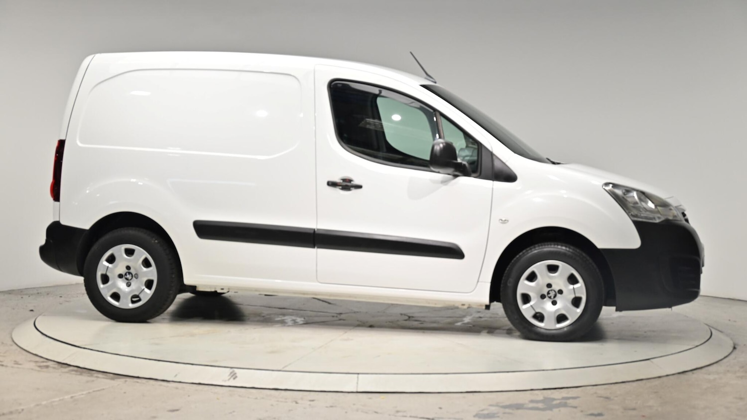 Used Peugeot Partner 2018 for sale - 76349757: Photo 39