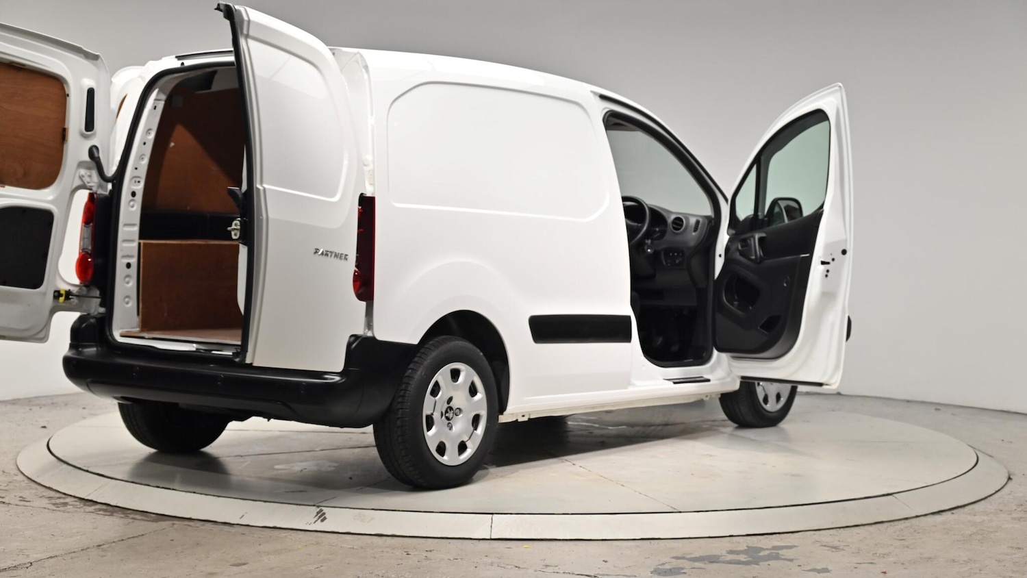 Used Peugeot Partner 2018 for sale - 76349757: Photo 69