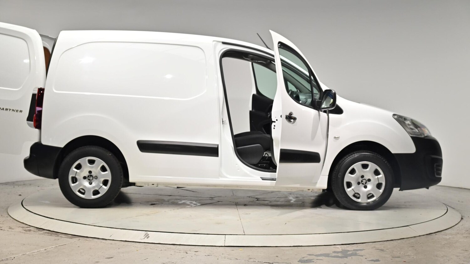 Used Peugeot Partner 2018 for sale - 76349757: Photo 74