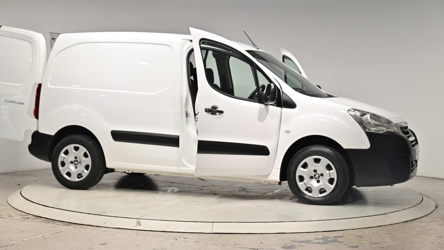 Used Peugeot Partner 2018 for sale - 76349757: Photo 76
