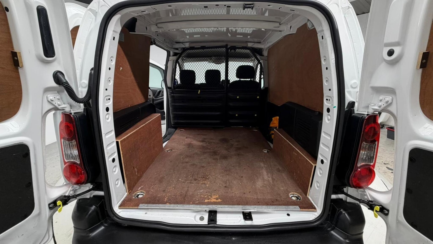 Used Peugeot Partner 2018 for sale - 76349757: Photo 85