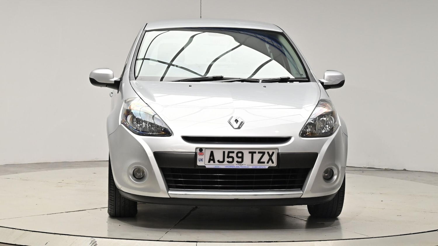 Used Renault Clio 2010 for sale - 76991188: Photo 2