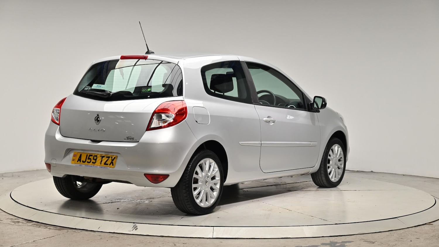 Used Renault Clio 2010 for sale - 76991188: Photo 33