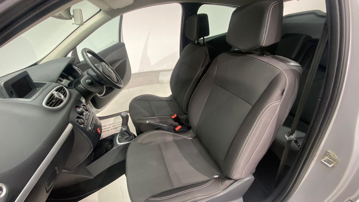 Used Renault Clio 2010 for sale - 76991188: Photo 83