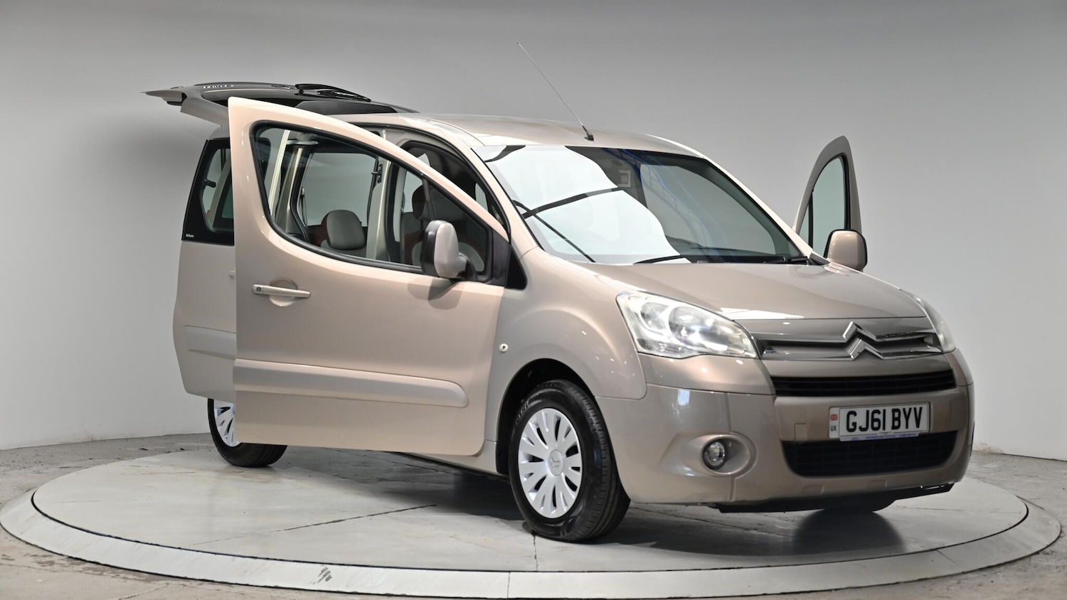 Vehicle 44