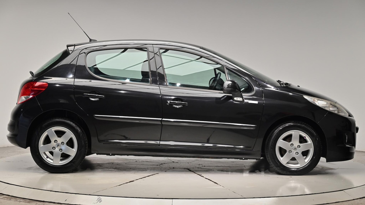 Used Peugeot 207 2010 for sale - 76380597: Photo 4