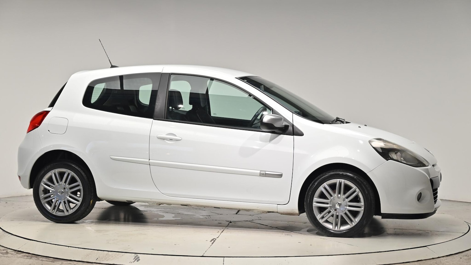 Used Renault Clio 2012 for sale - 76994942: Photo 39