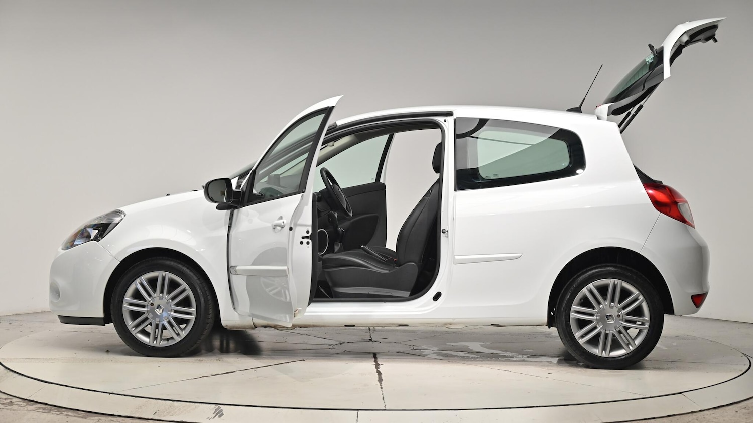 Used Renault Clio 2012 for sale - 76994942: Photo 56