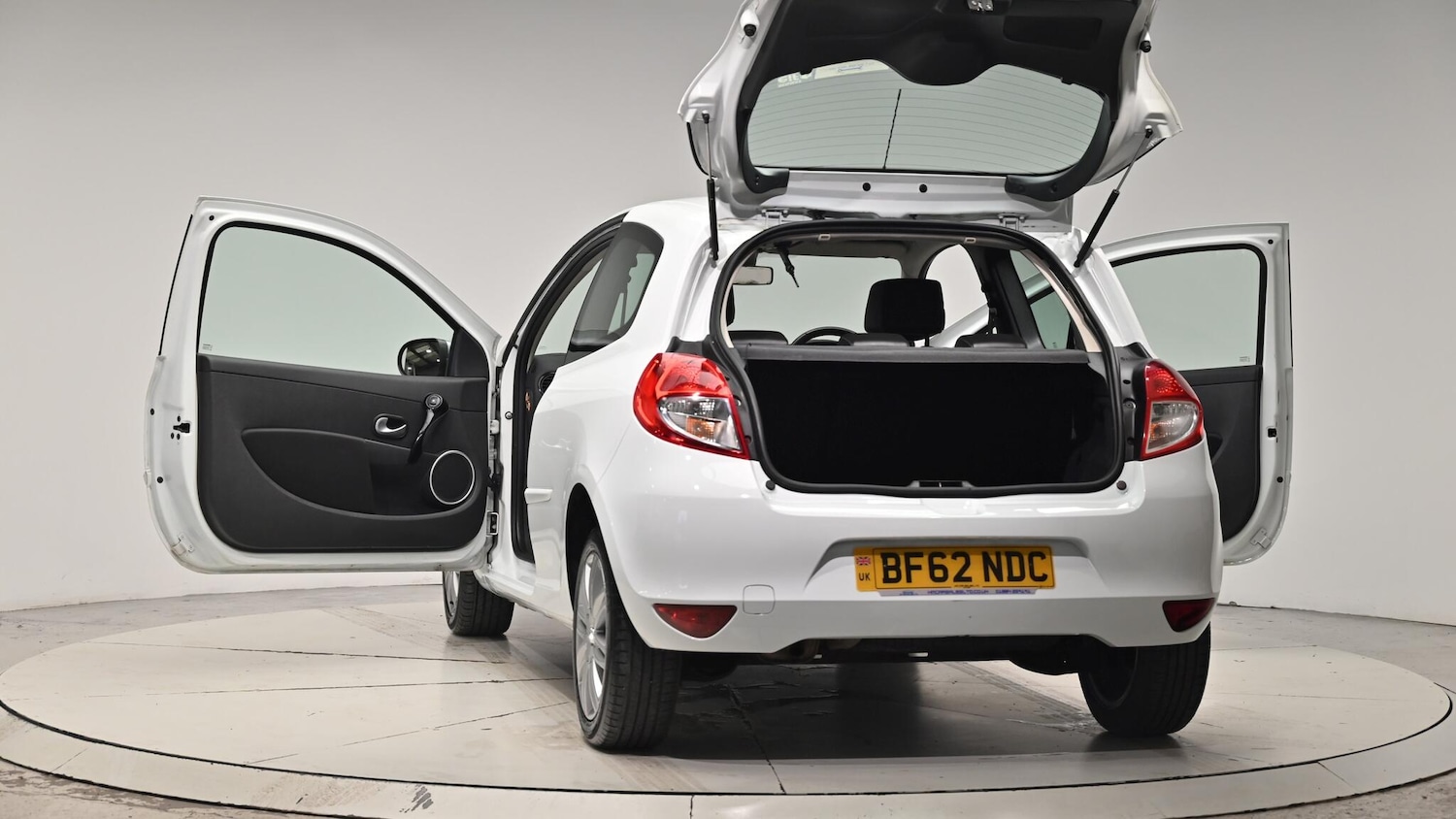 Used Renault Clio 2012 for sale - 76994942: Photo 63