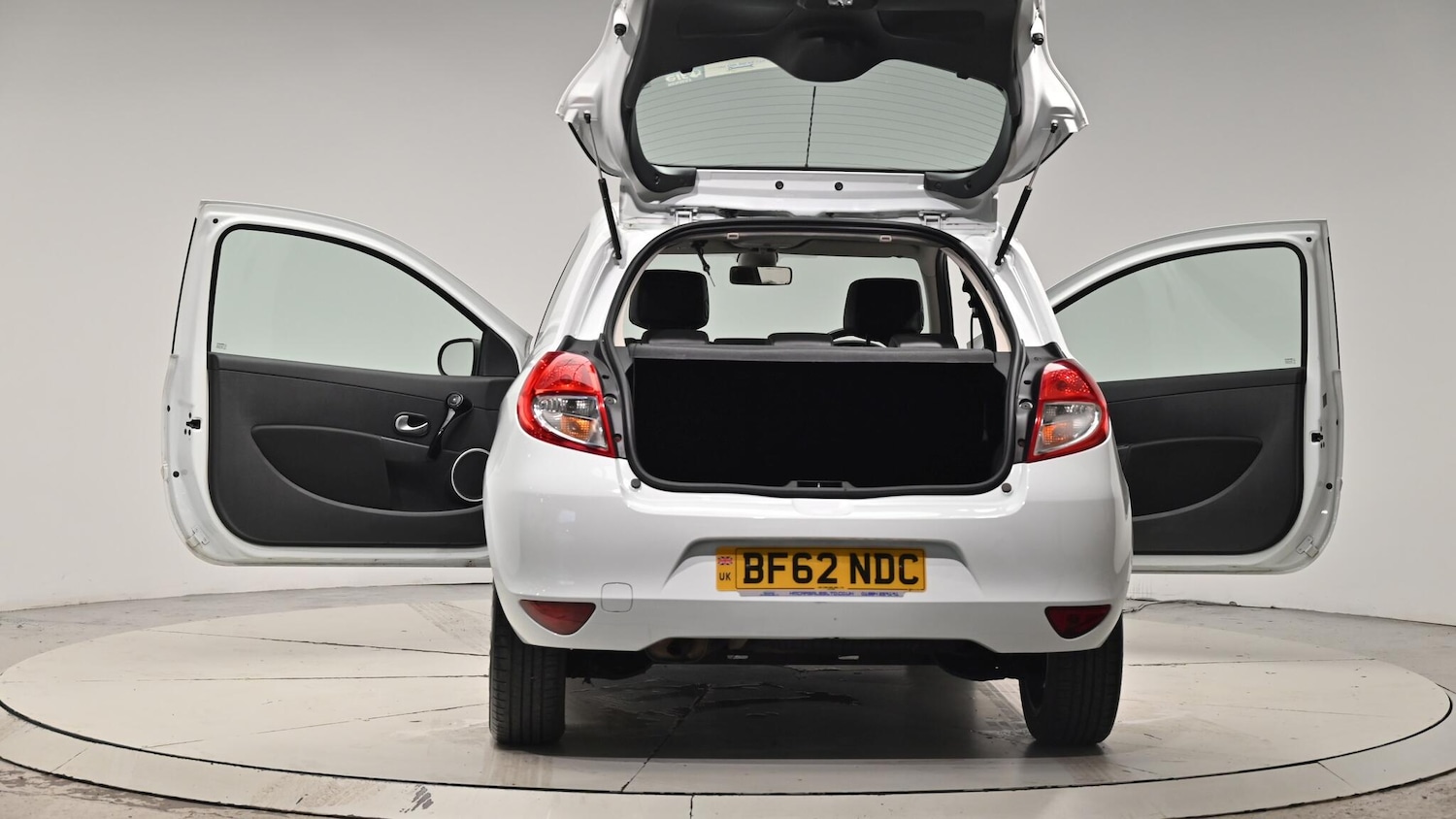 Used Renault Clio 2012 for sale - 76994942: Photo 64