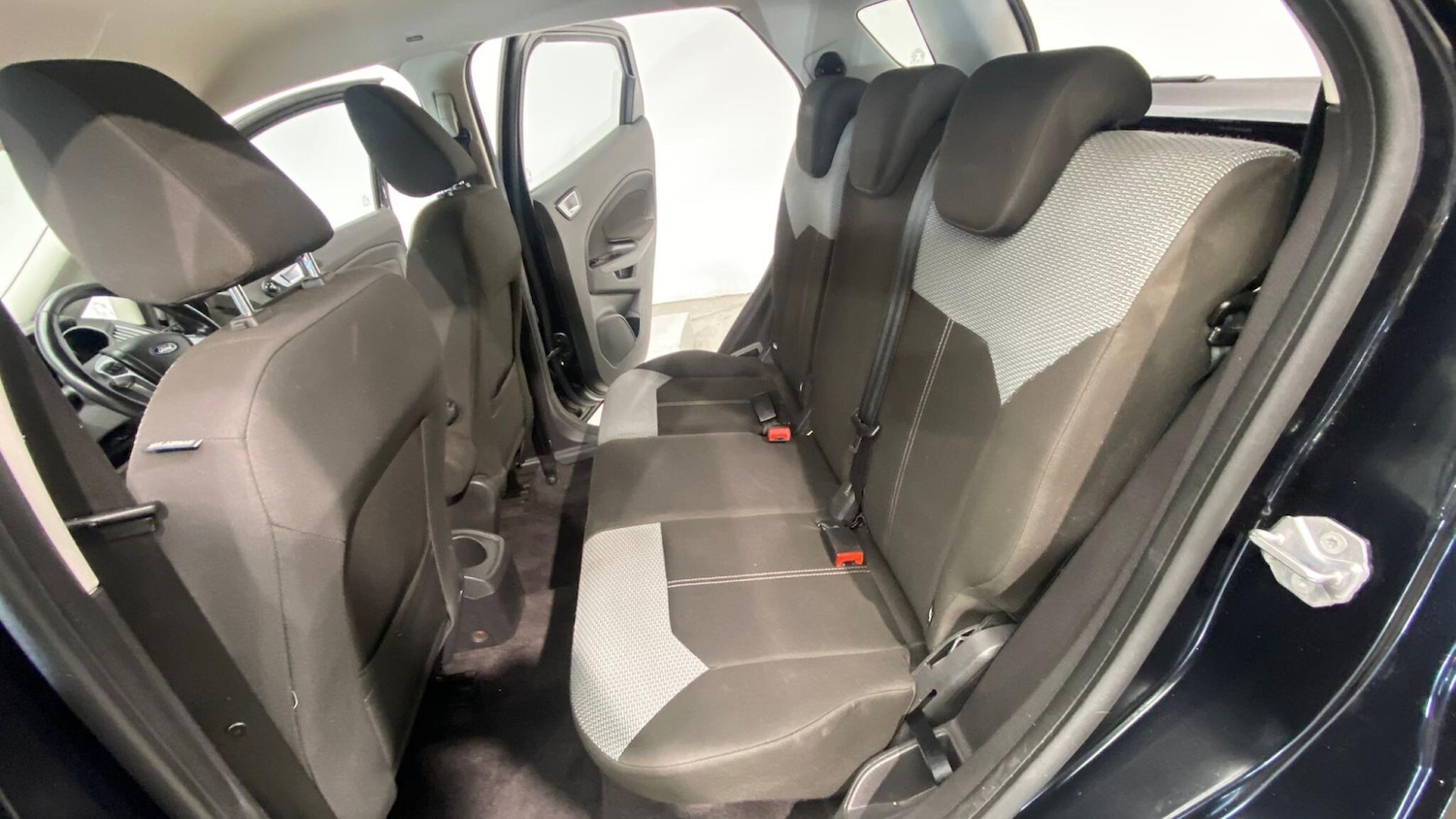 Used Ford Ecosport 2015 for sale - 76993348: Photo 86