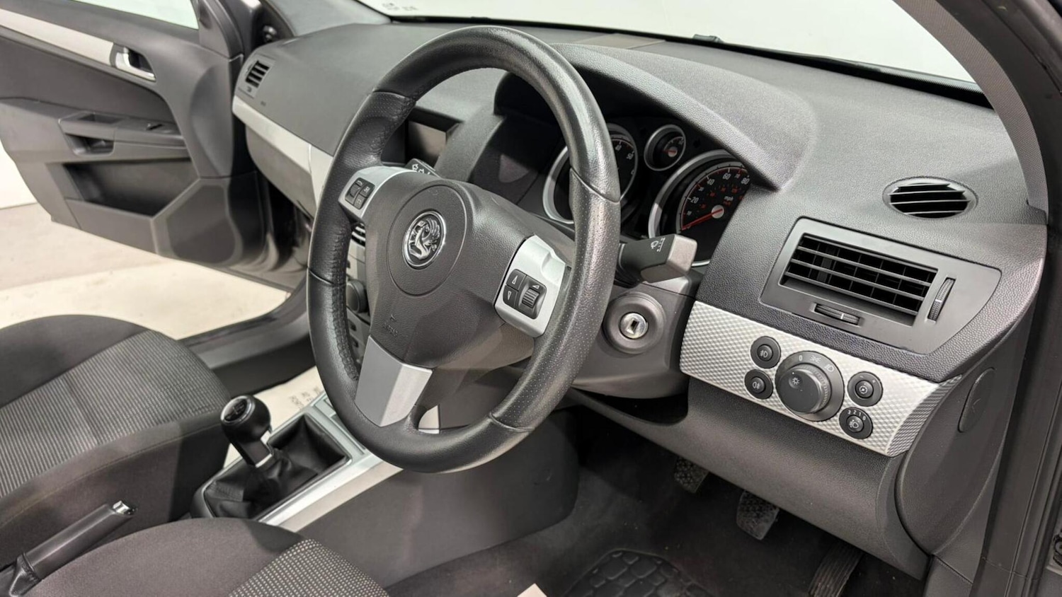 Used Vauxhall Astra 2009 for sale - 76360196: Photo 79