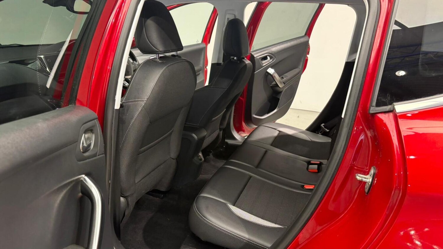 Used Peugeot 2008 2016 for sale - 76572889: Photo 82