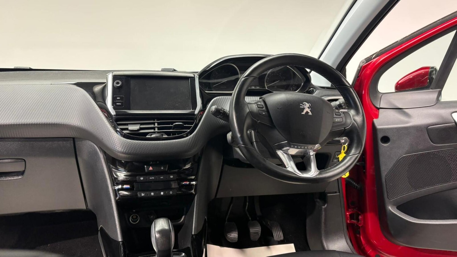 Used Peugeot 2008 2016 for sale - 76572889: Photo 87