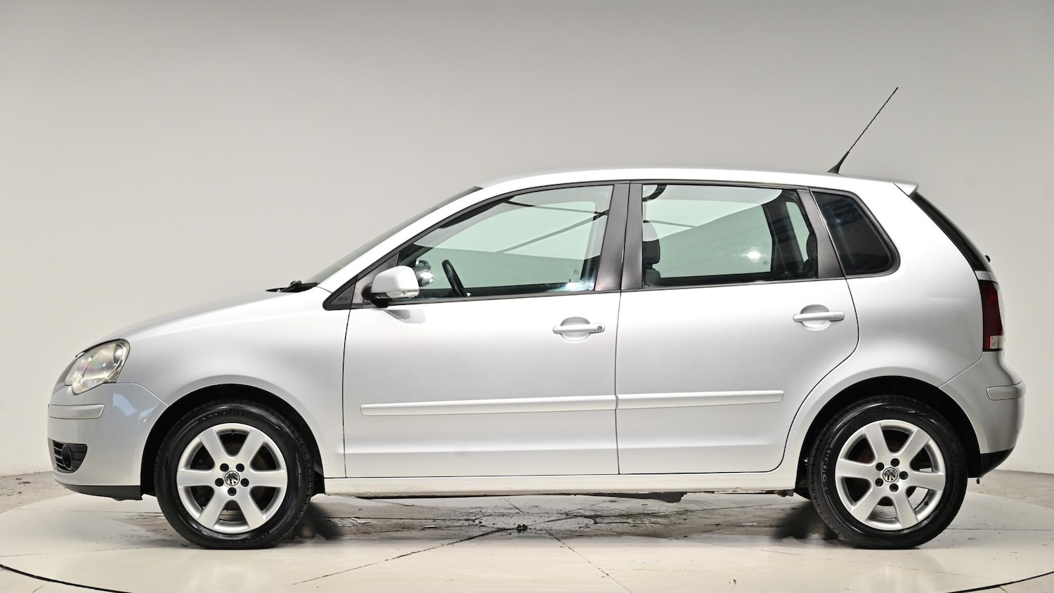 Used Volkswagen Polo 2009 for sale - 76975697: Photo 3