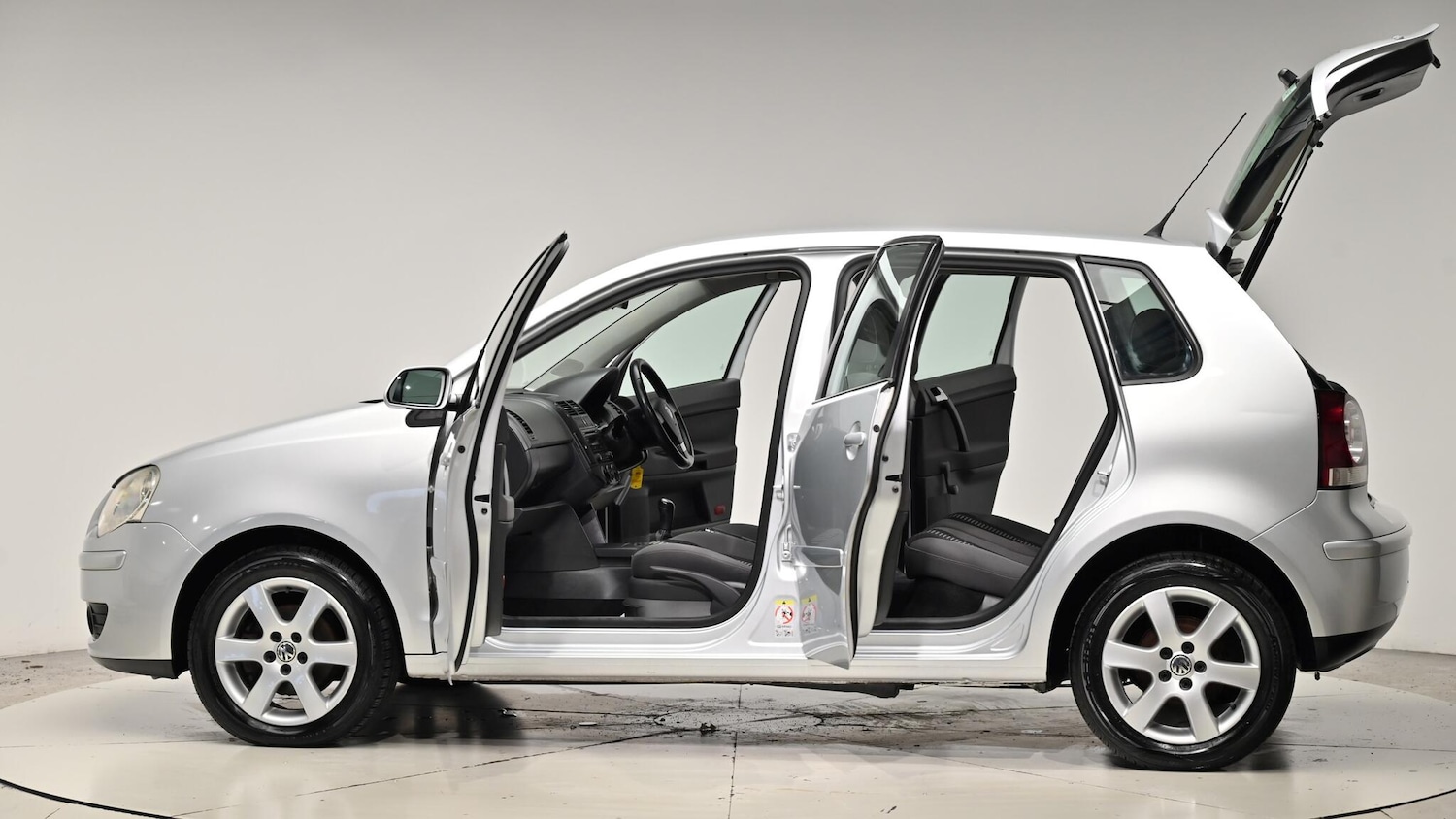 Used Volkswagen Polo 2009 for sale - 76975697: Photo 57