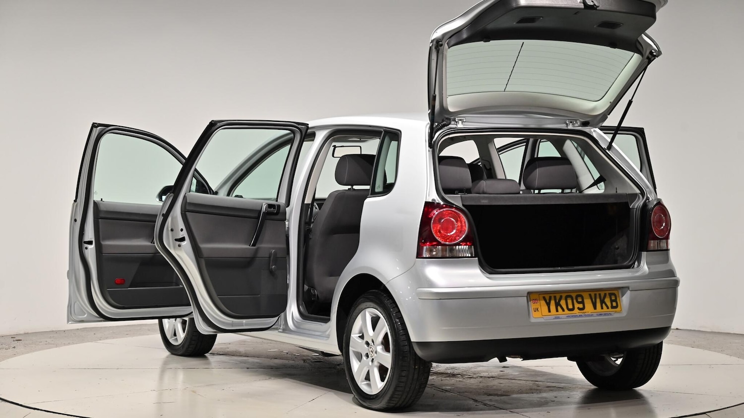 Used Volkswagen Polo 2009 for sale - 76975697: Photo 62