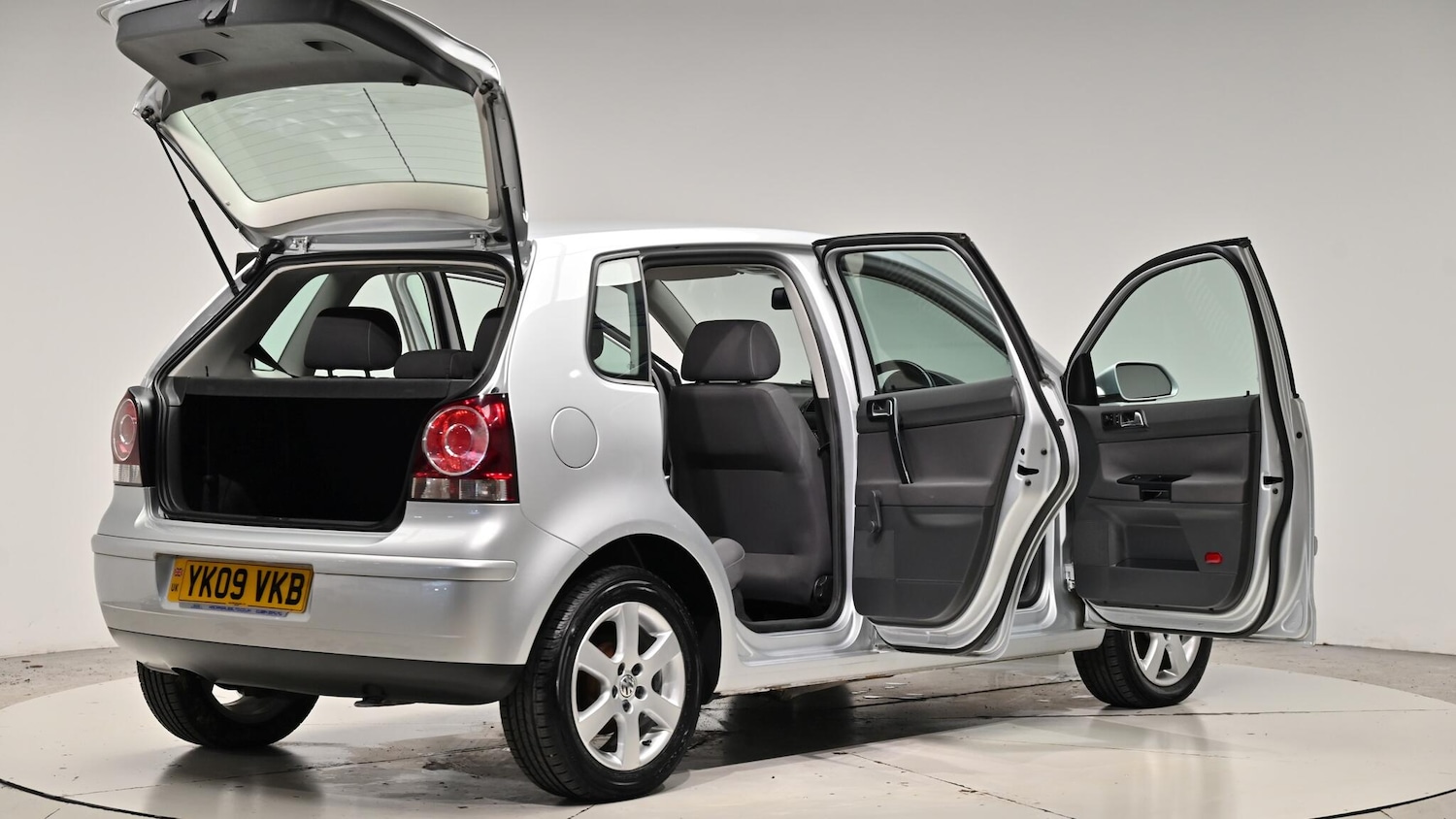 Used Volkswagen Polo 2009 for sale - 76975697: Photo 69