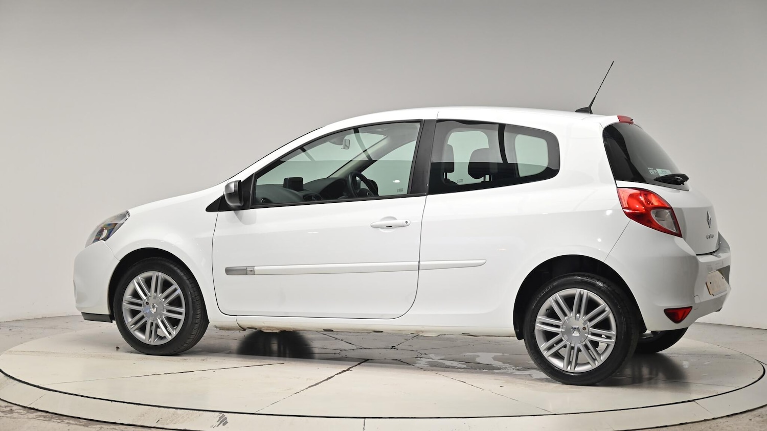 Used Renault Clio 2012 for sale - 76549858: Photo 22
