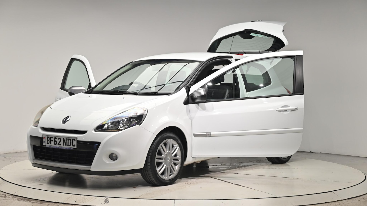 Used Renault Clio 2012 for sale - 76549858: Photo 50