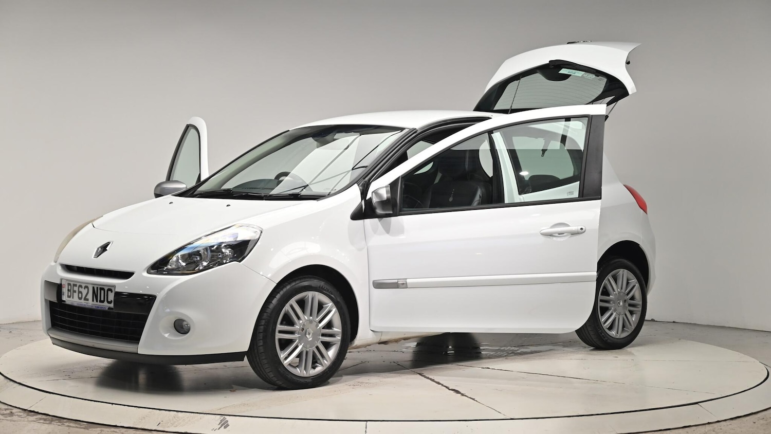 Used Renault Clio 2012 for sale - 76549858: Photo 51