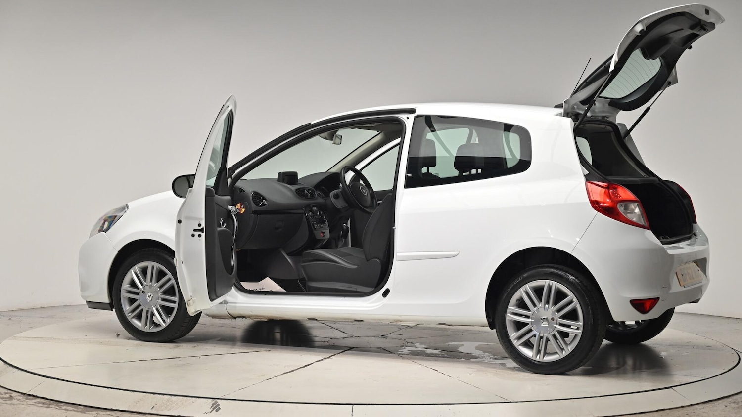 Used Renault Clio 2012 for sale - 76549858: Photo 58