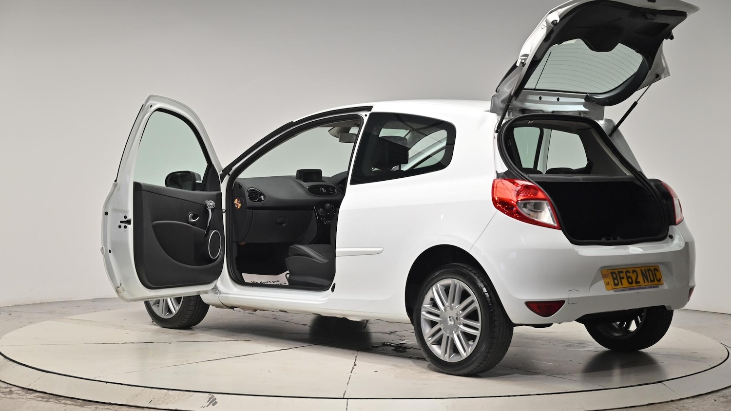 Used Renault Clio 2012 for sale - 76549858: Photo 60