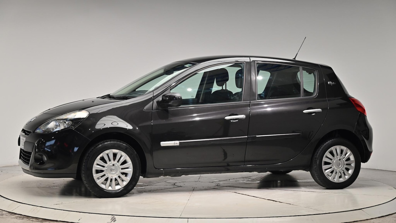 Used Renault Clio 2011 for sale - 76824411: Photo 18