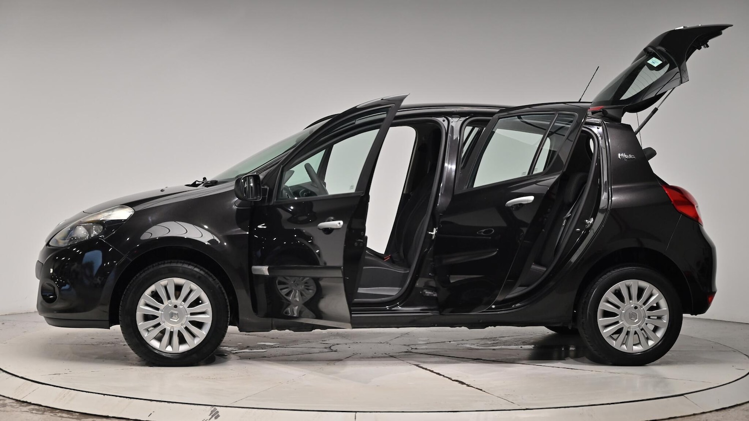 Used Renault Clio 2011 for sale - 76824411: Photo 55