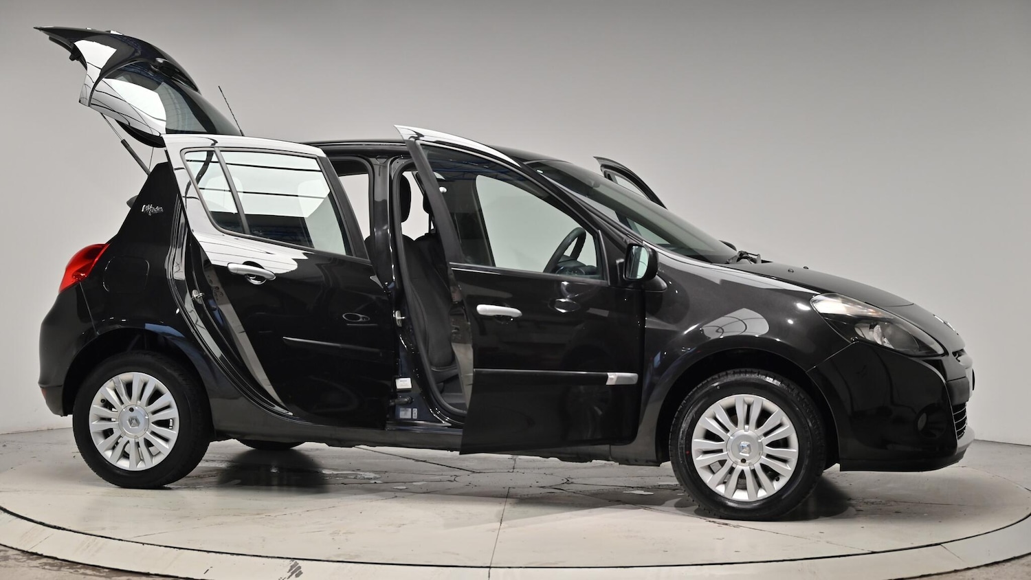 Used Renault Clio 2011 for sale - 76824411: Photo 75