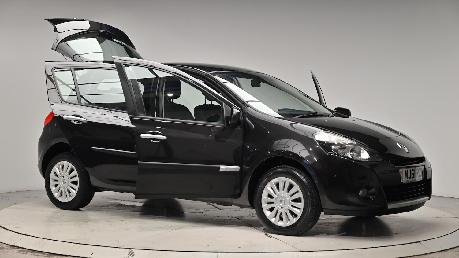 Used Renault Clio 2011 for sale - 76824411: Photo 77